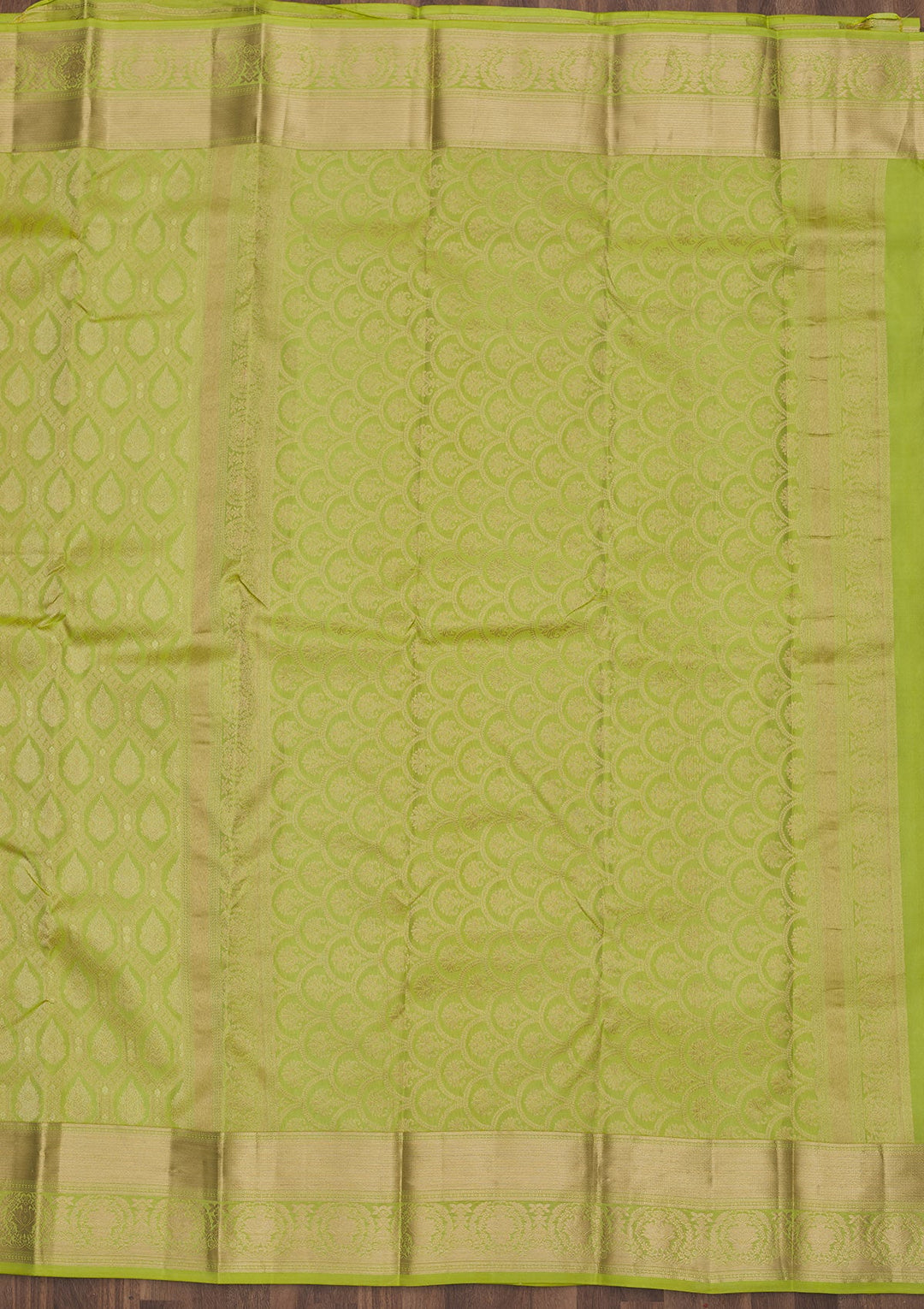 Parrot Green Zariwork Pure Silk Saree-Koskii