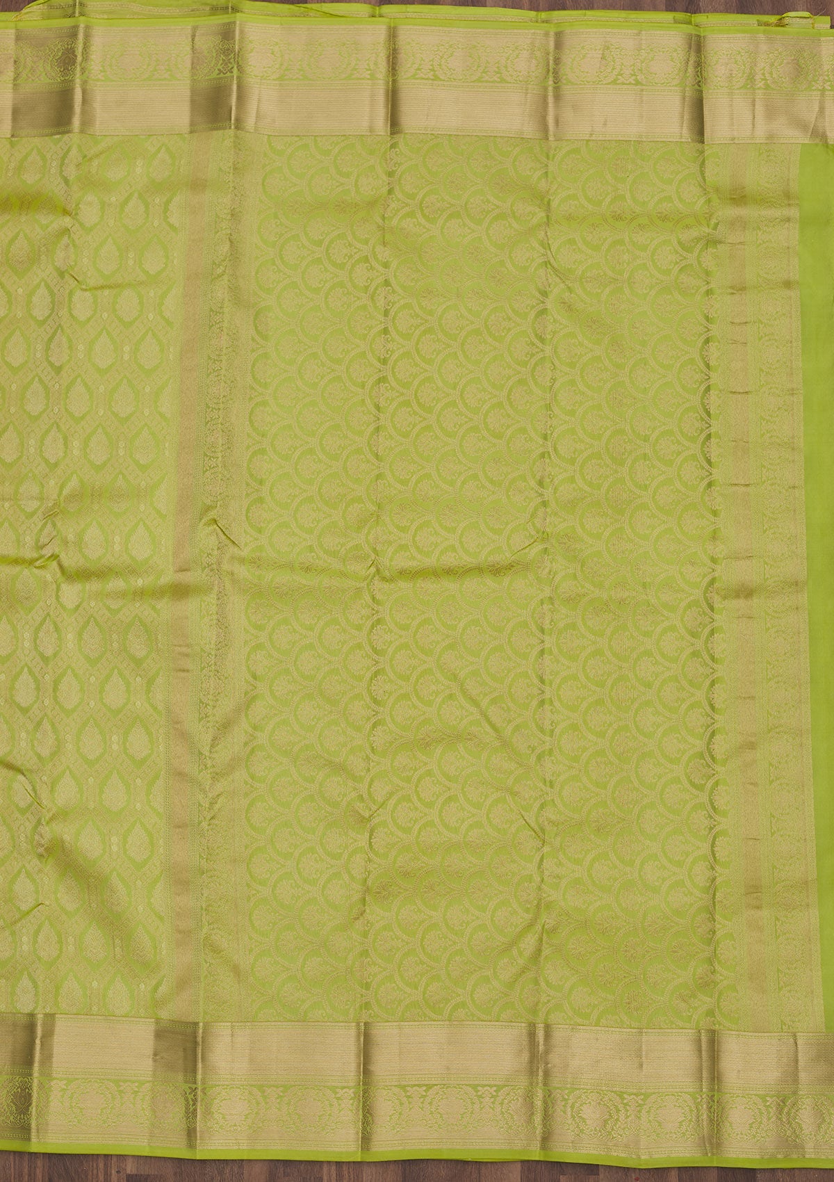 Parrot Green Zariwork Pure Silk Saree-Koskii