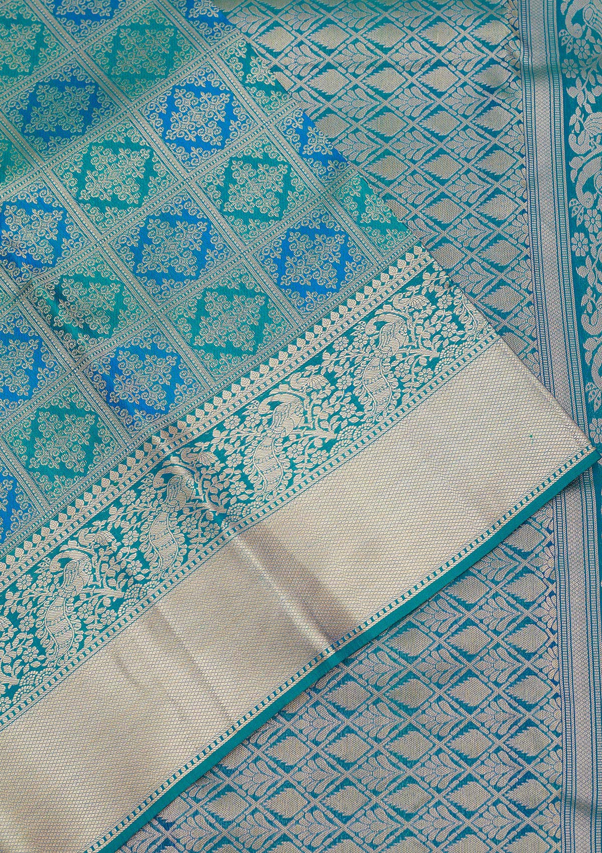 Peacock Green Zariwork Pure Silk Saree-Koskii