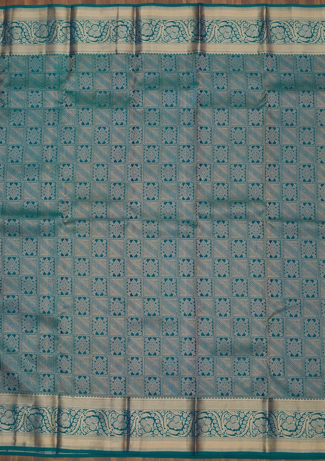 Peacock Green Zariwork Pure Silk Saree-Koskii