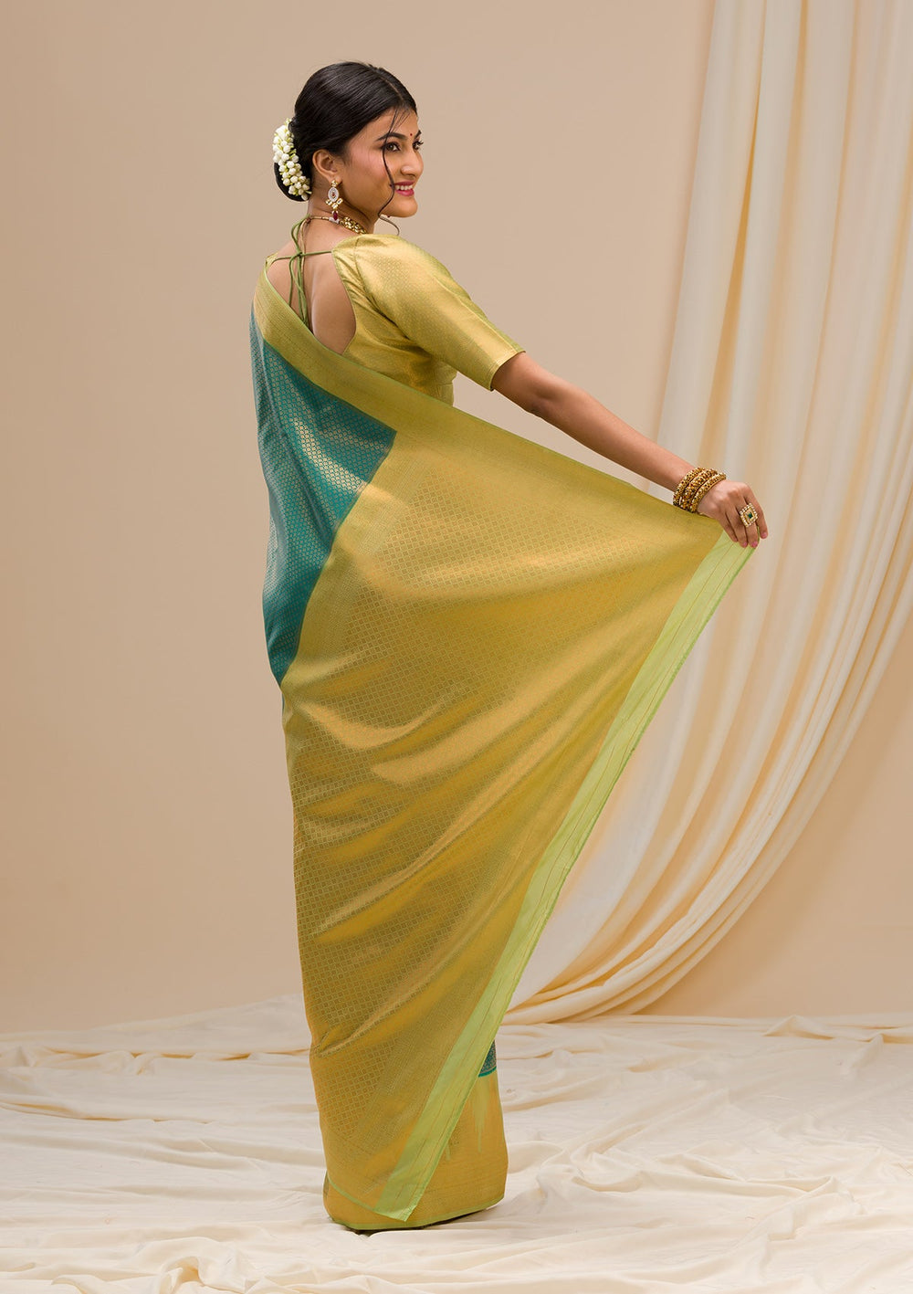 Peacock Green Zariwork Soft Silk Saree-Koskii