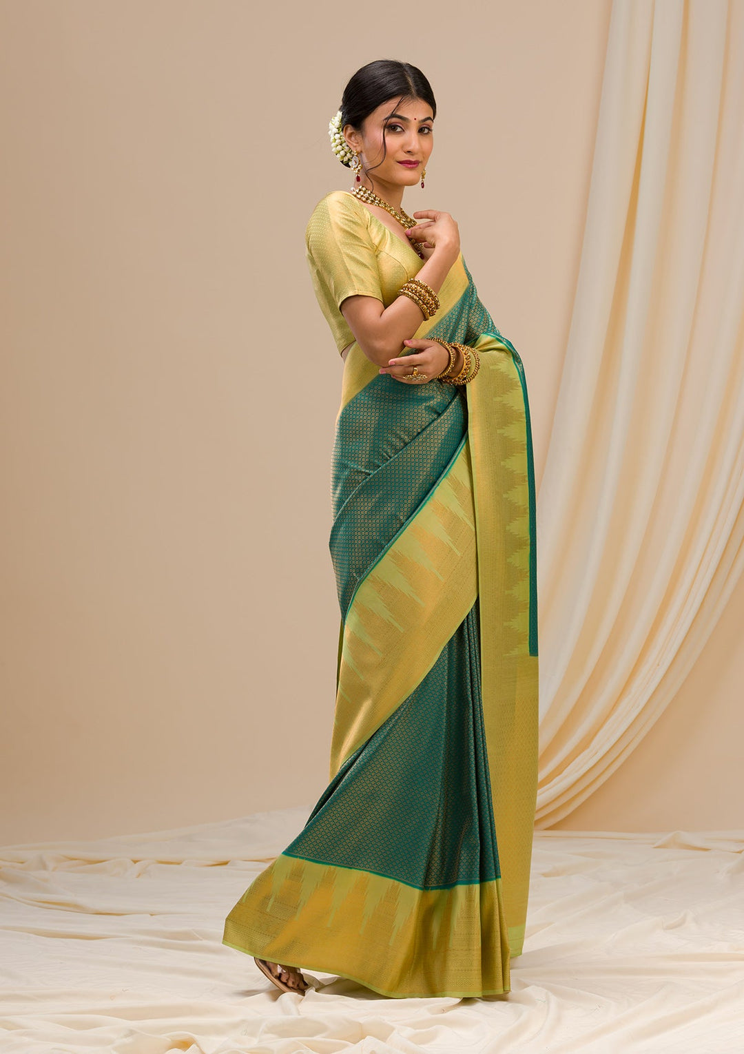 Peacock Green Zariwork Soft Silk Saree-Koskii