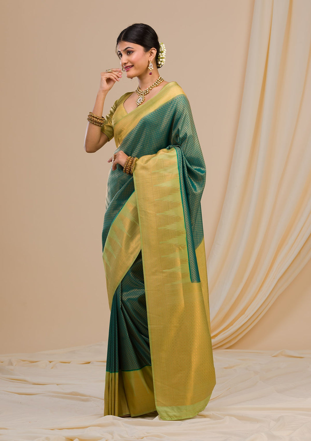 Peacock Green Zariwork Soft Silk Saree-Koskii