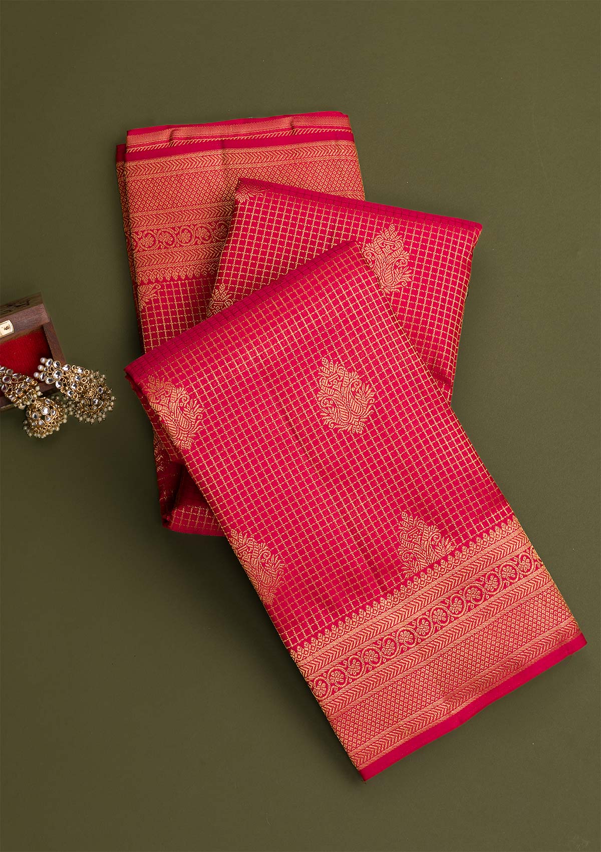 Red Gold Zariwork Pure Silk Saree - Koskii