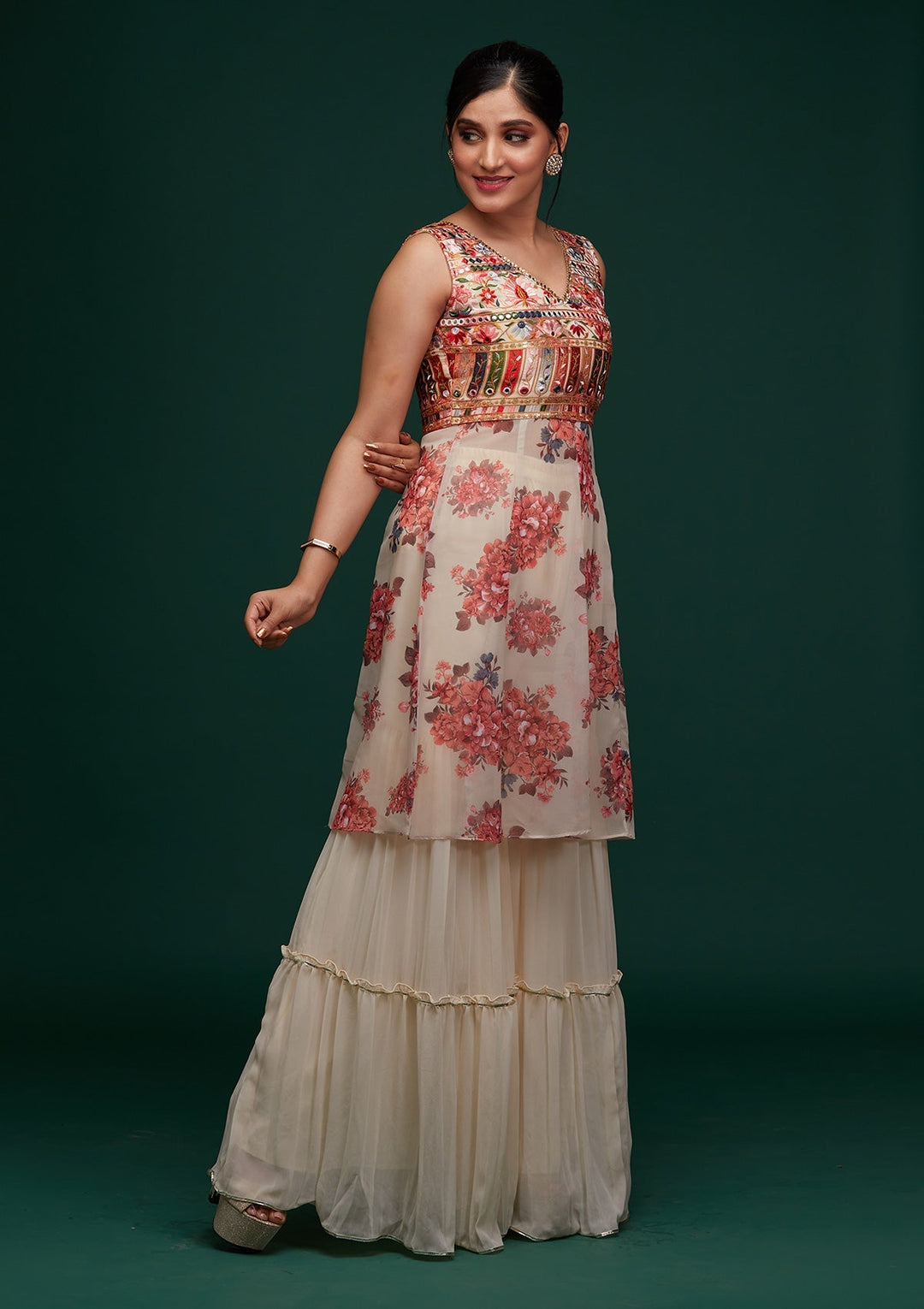 Cream Threadwork Georgette Designer Salwar Suit - Koskii