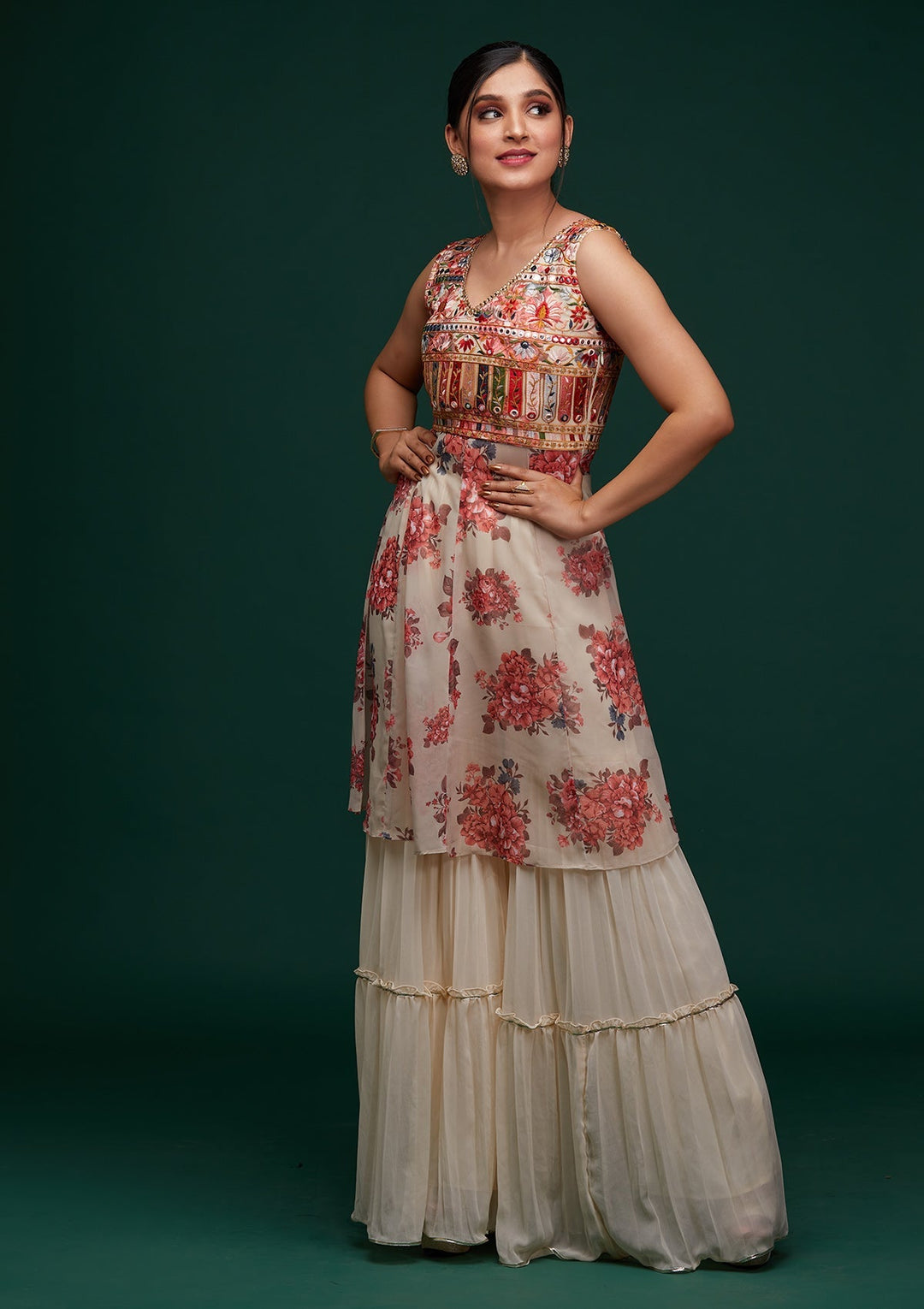 Cream Threadwork Georgette Designer Salwar Suit - Koskii