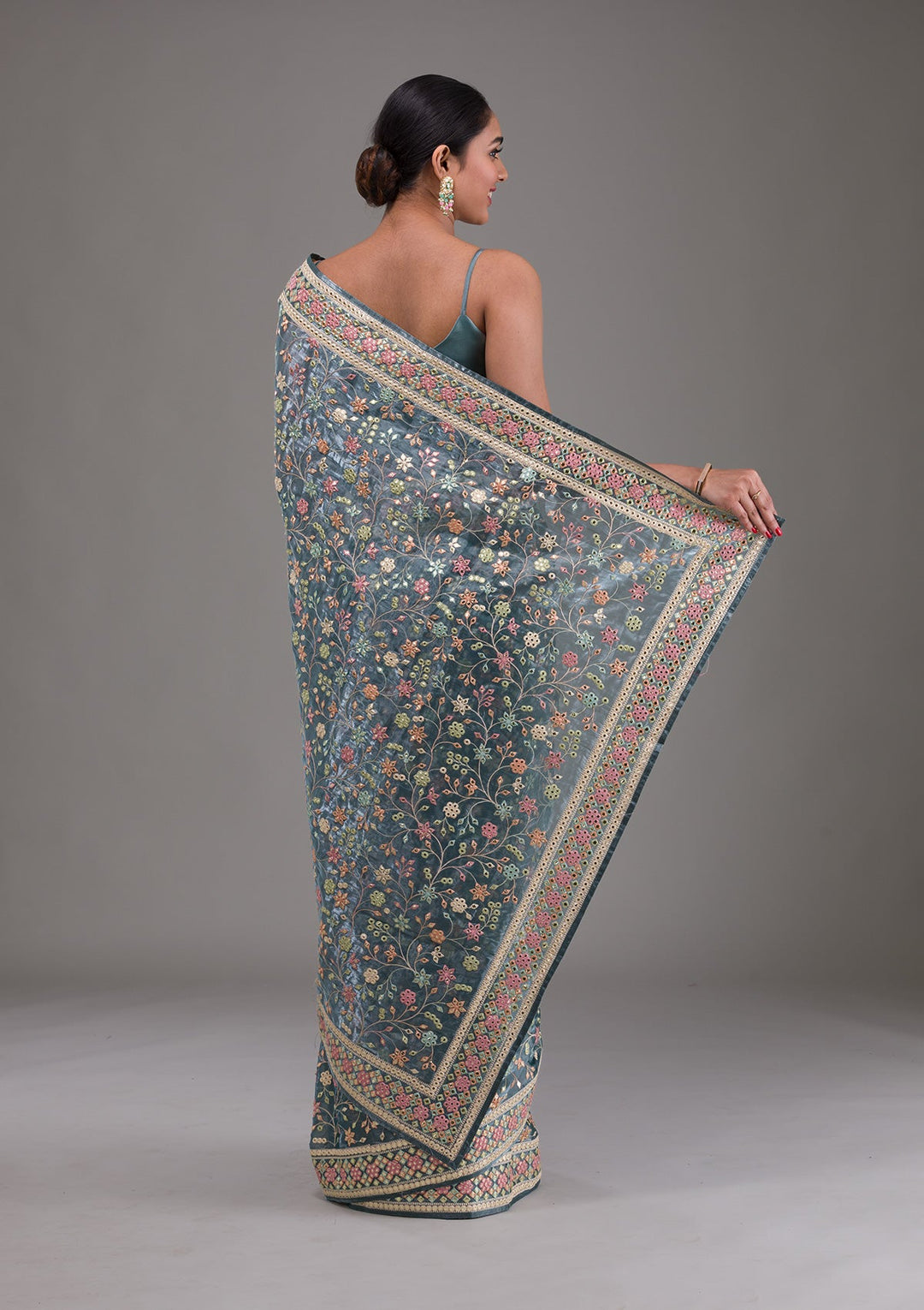 Gray Threadwork Shimmer Saree-Koskii