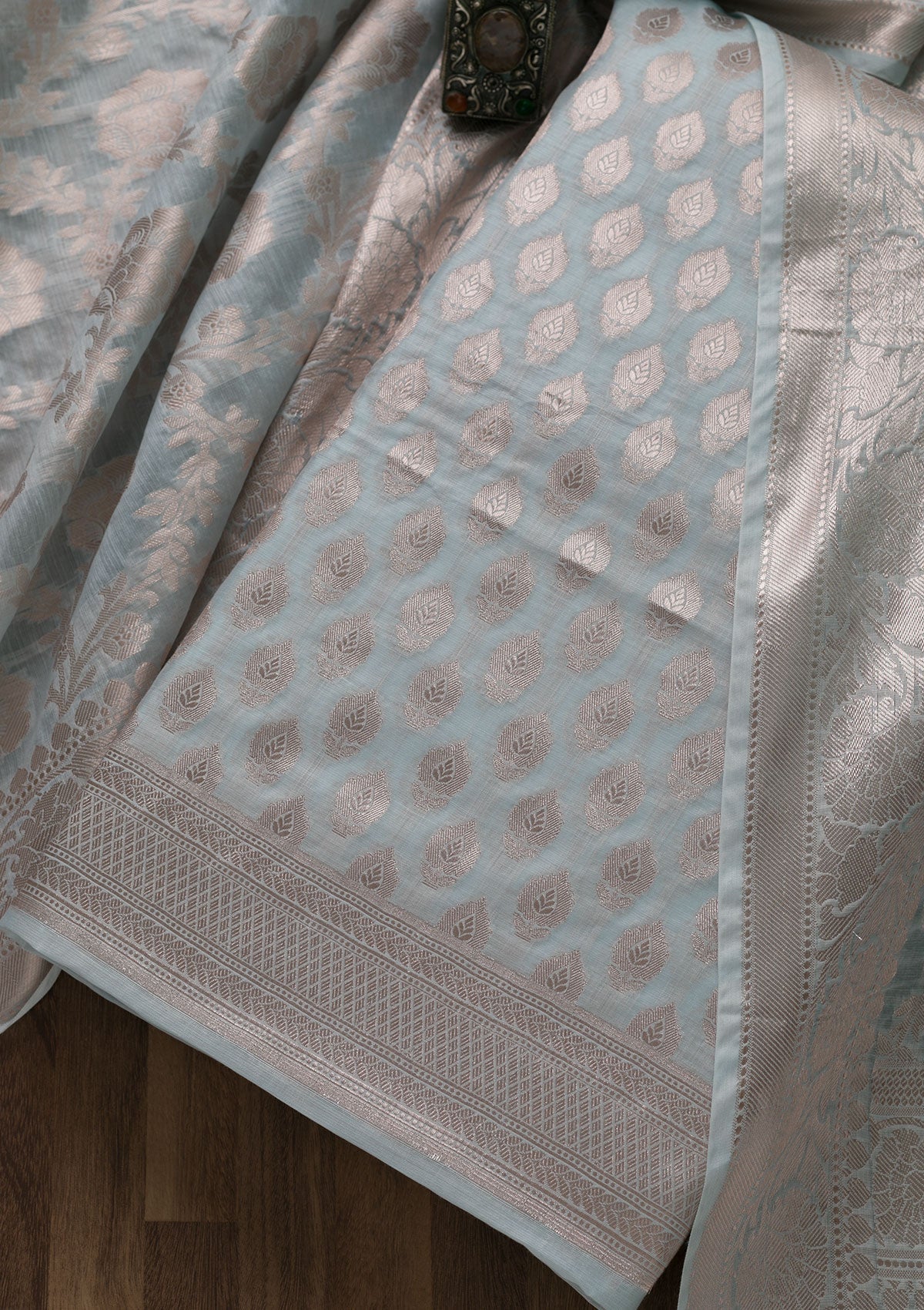 kosariii✴︎ Buy Grey Zariwork Art Silk Saree - Koskii