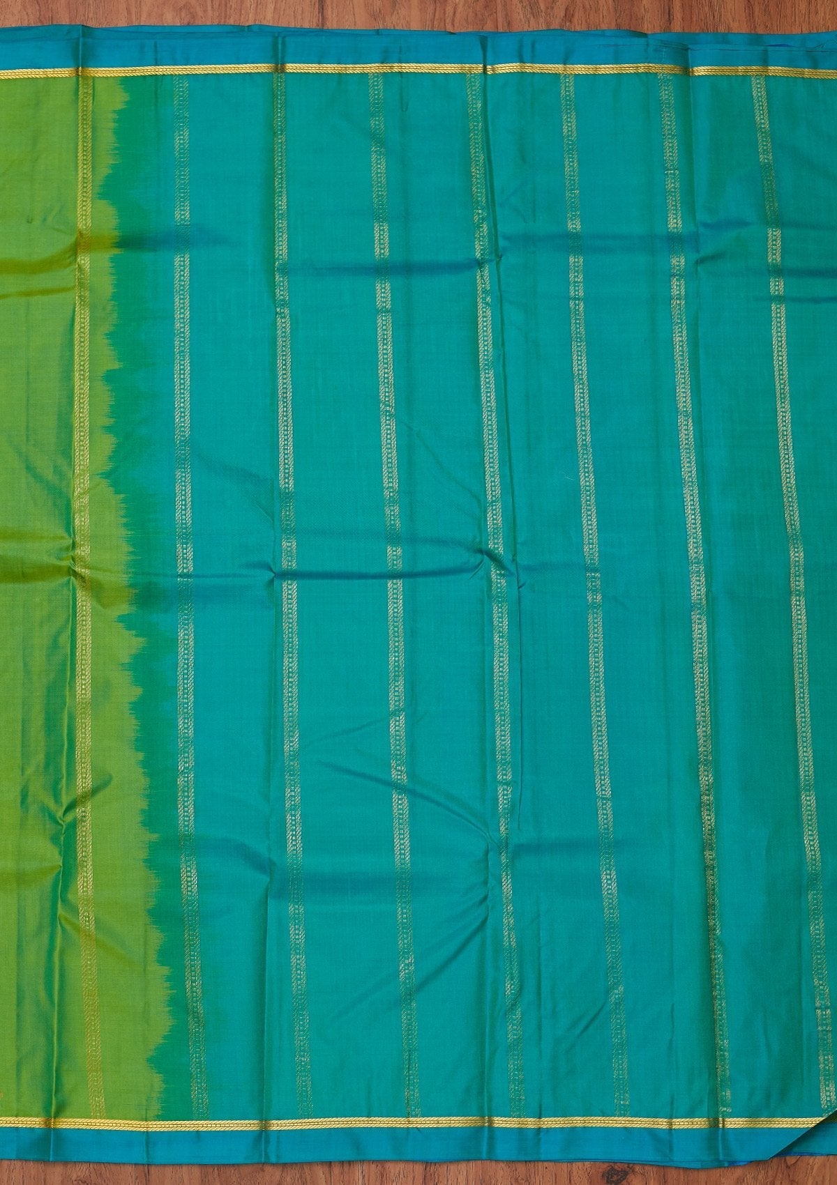 Leaf Green Zariwork Pure Silk Designer Unstitched Saree - Koskii