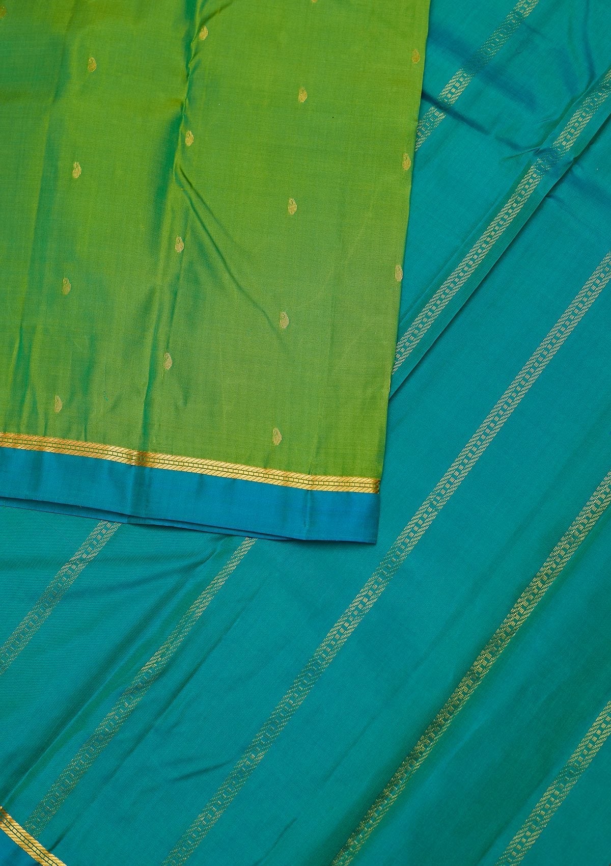Leaf Green Zariwork Pure Silk Designer Unstitched Saree - Koskii