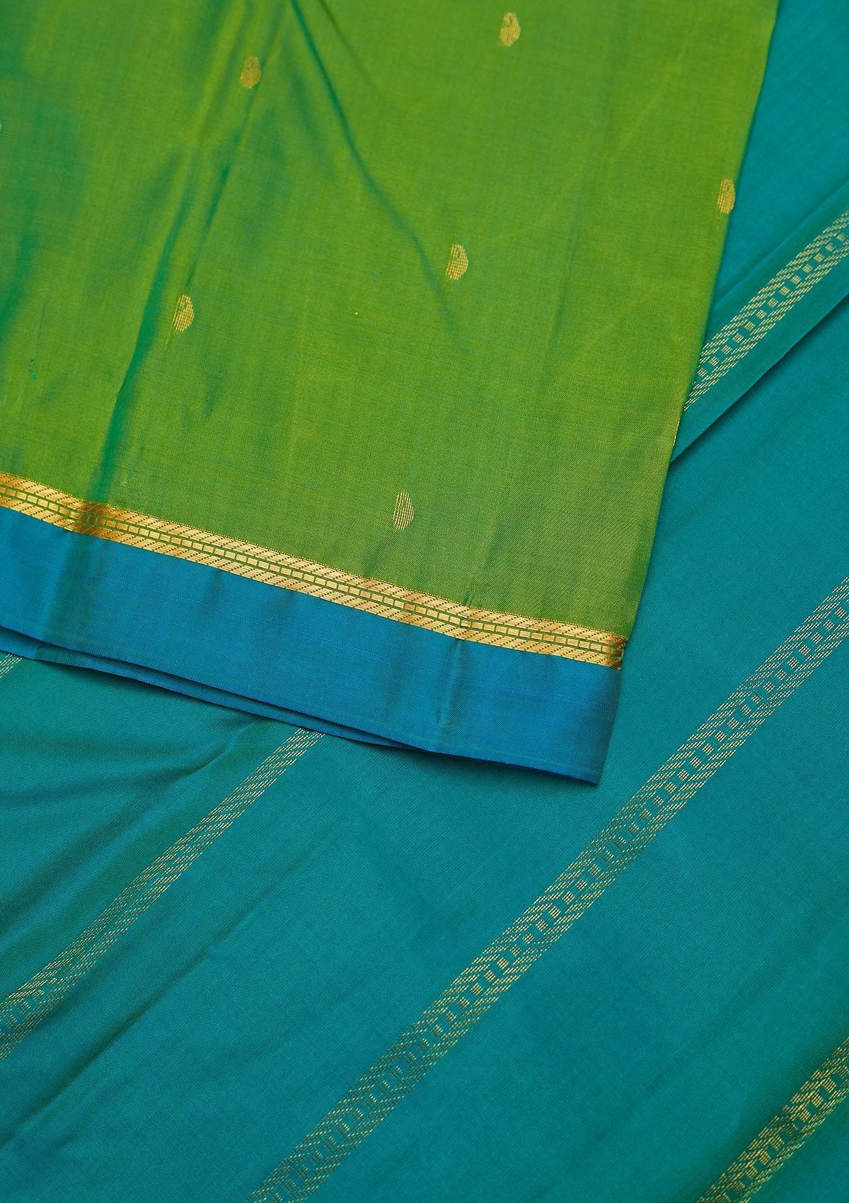 Leaf Green Zariwork Pure Silk Designer Unstitched Saree - Koskii