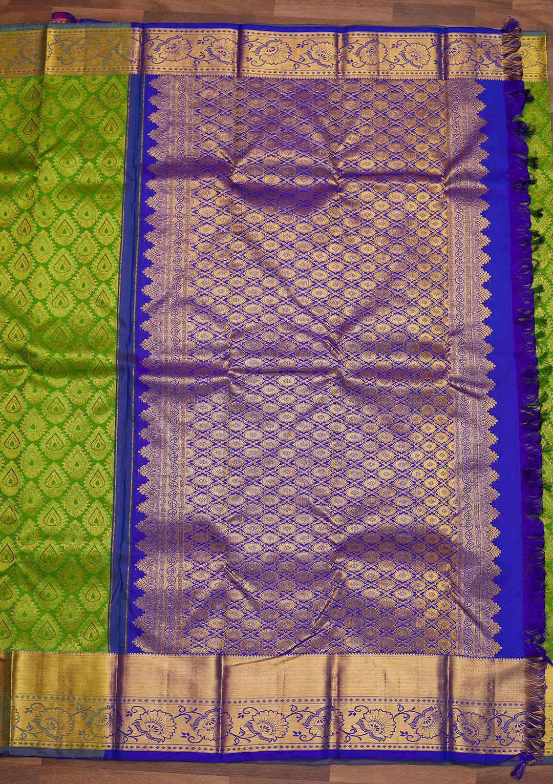 Leaf Green Zariwork Pure Silk Designer Saree - Koskii