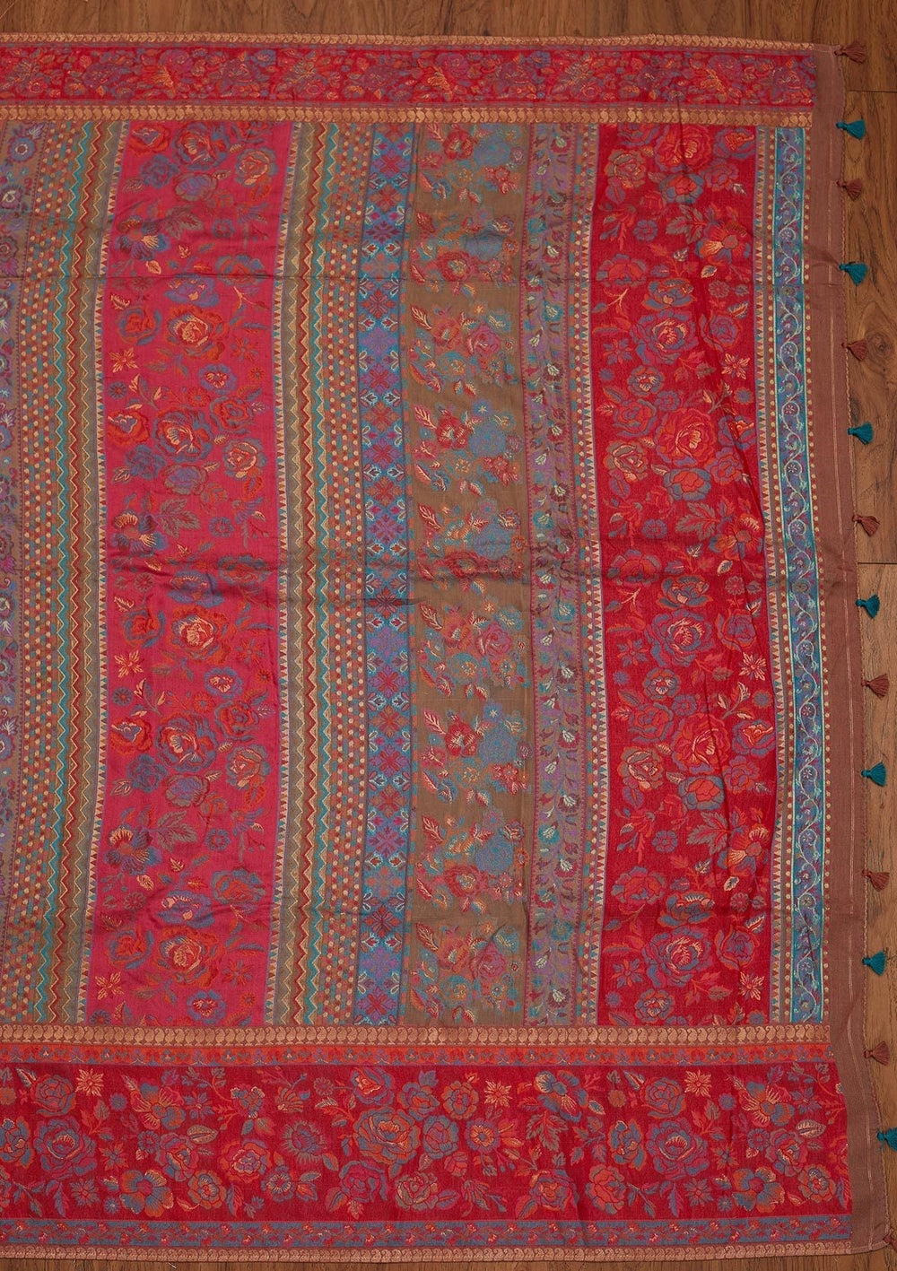Light Grey Threadwork Chanderi Designer Saree - koskii
