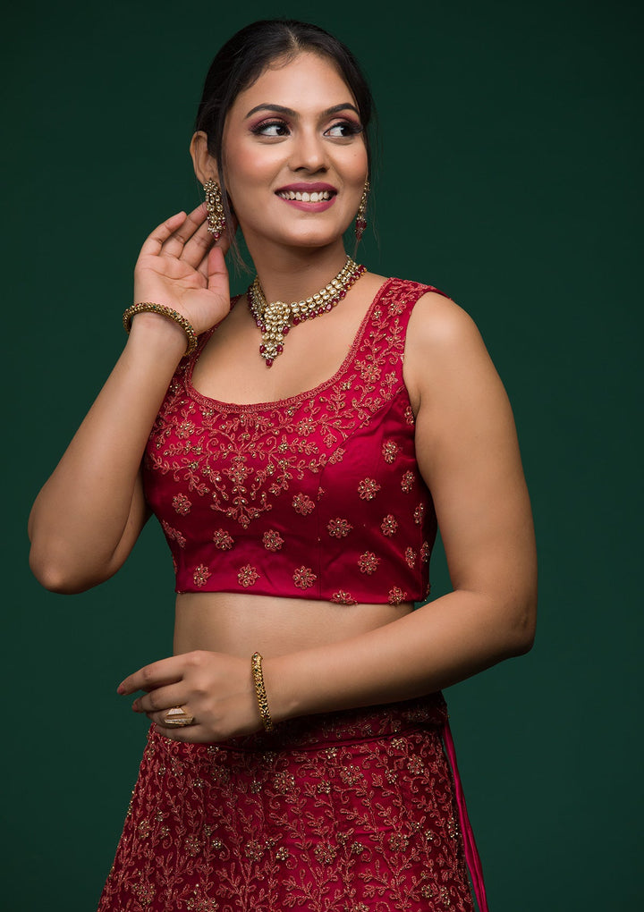 Maroon Stonework Net Lehenga-koskii