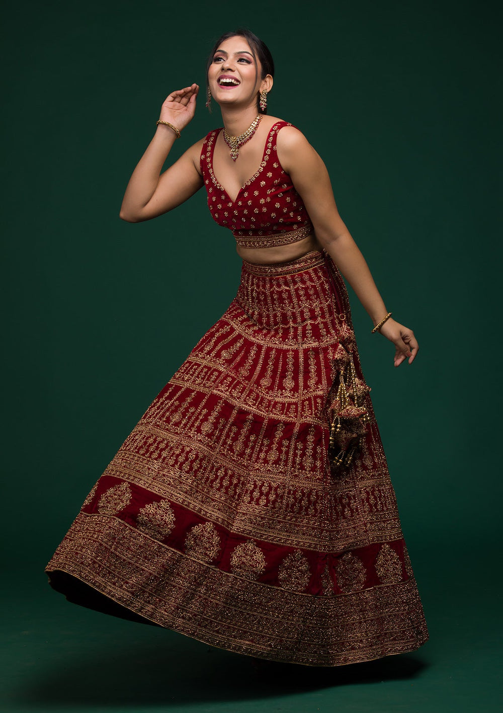 Maroon Zariwork Velvet Lehenga-koskii