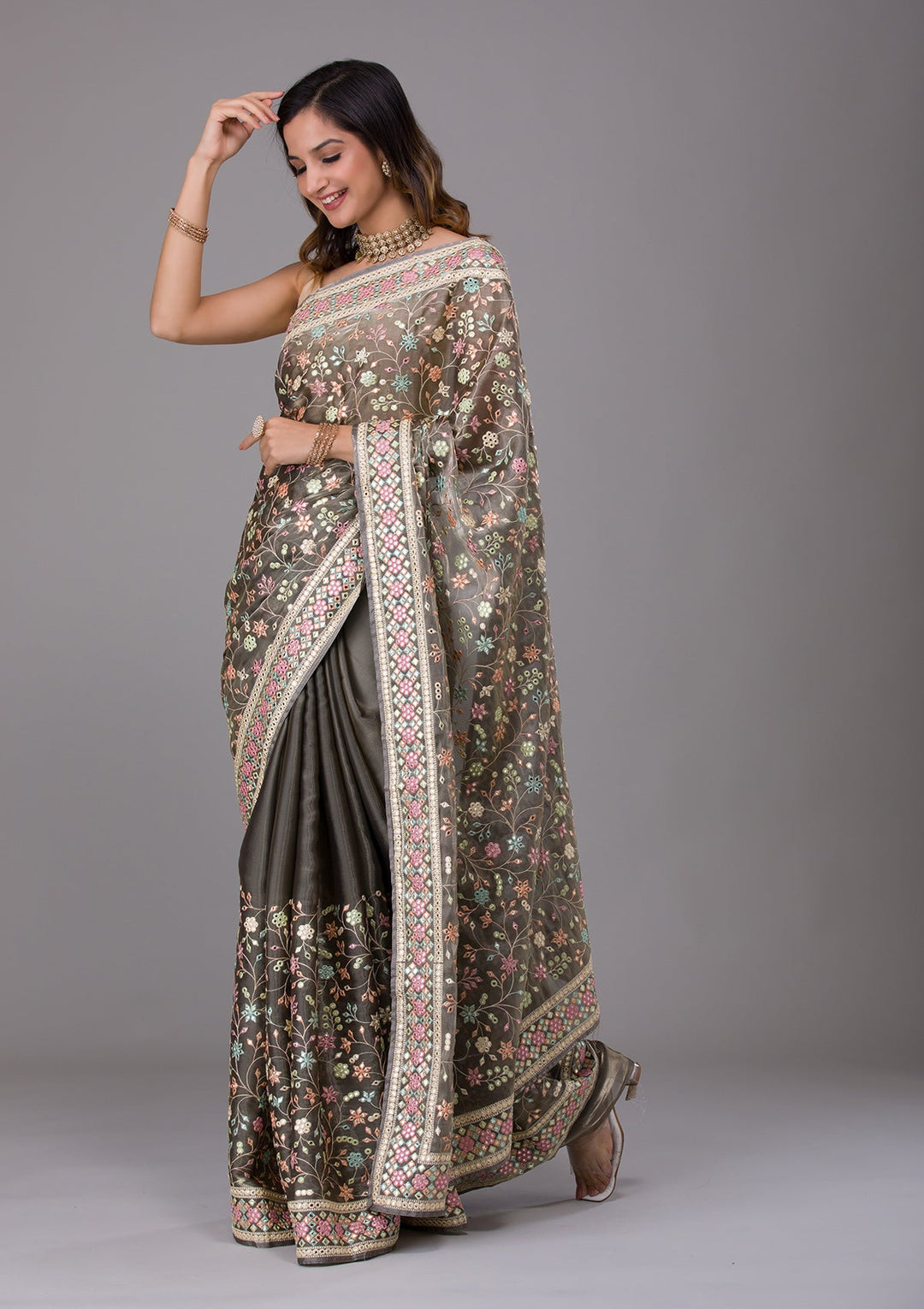 Mehendi Threadwork Shimmer Saree-Koskii