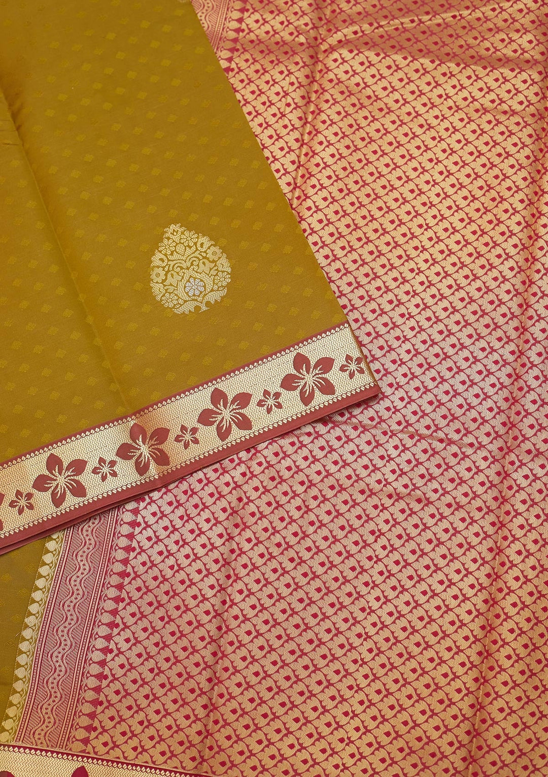 Mehendi Zariwork Art Silk Saree - Koskii