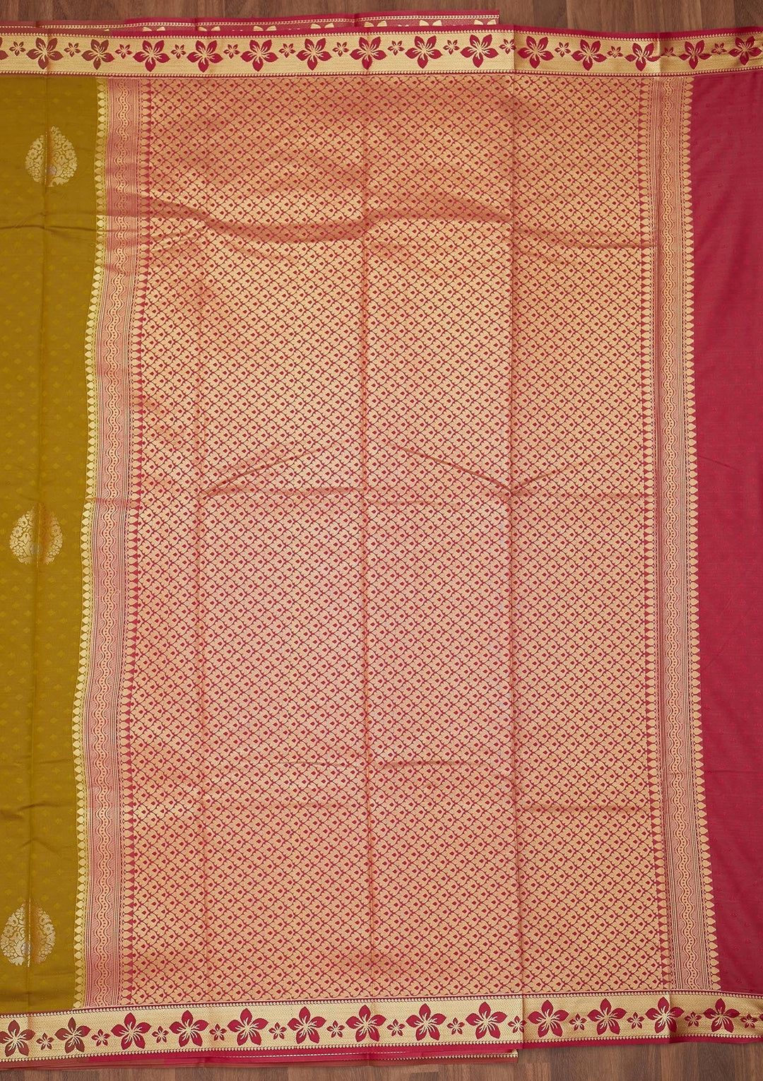 Mehendi Zariwork Art Silk Saree - Koskii