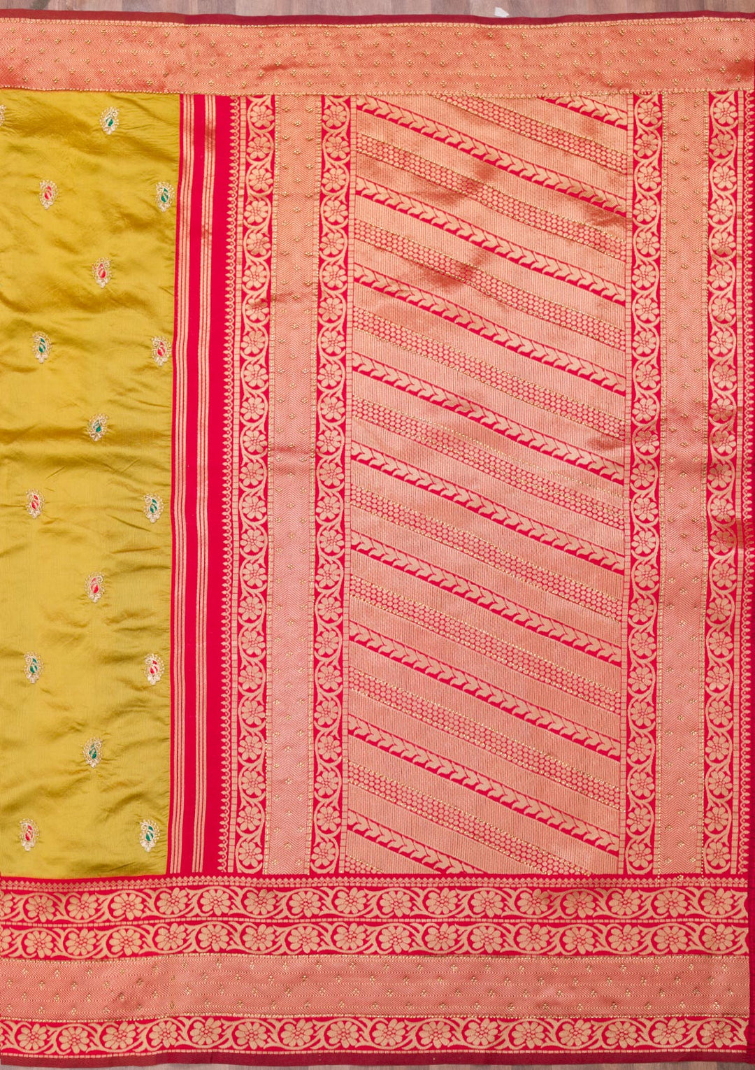 Mehendi Zariwork Art Silk Saree-Koskii