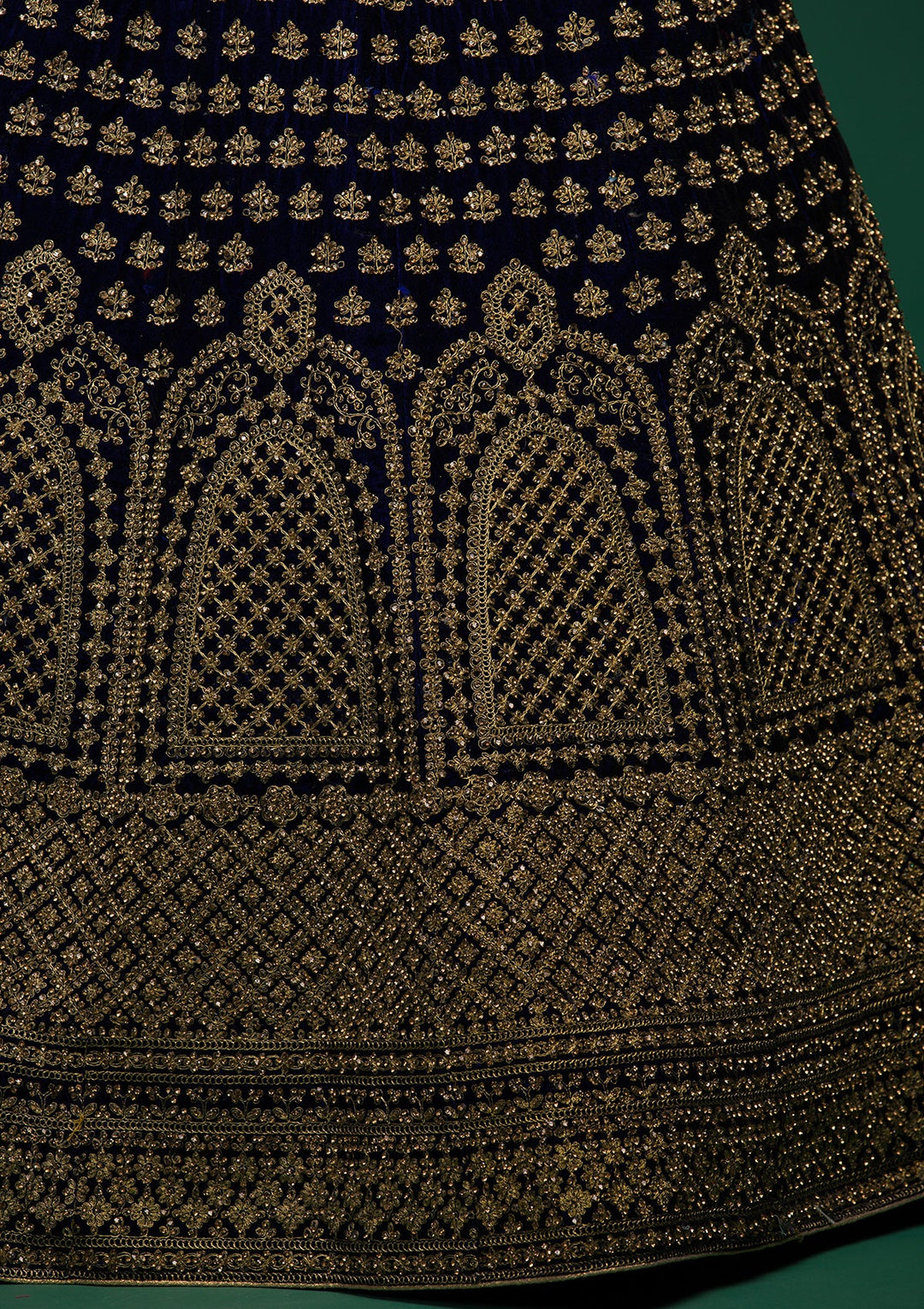 Navy Blue Stonework Velvet Lehenga-koskii