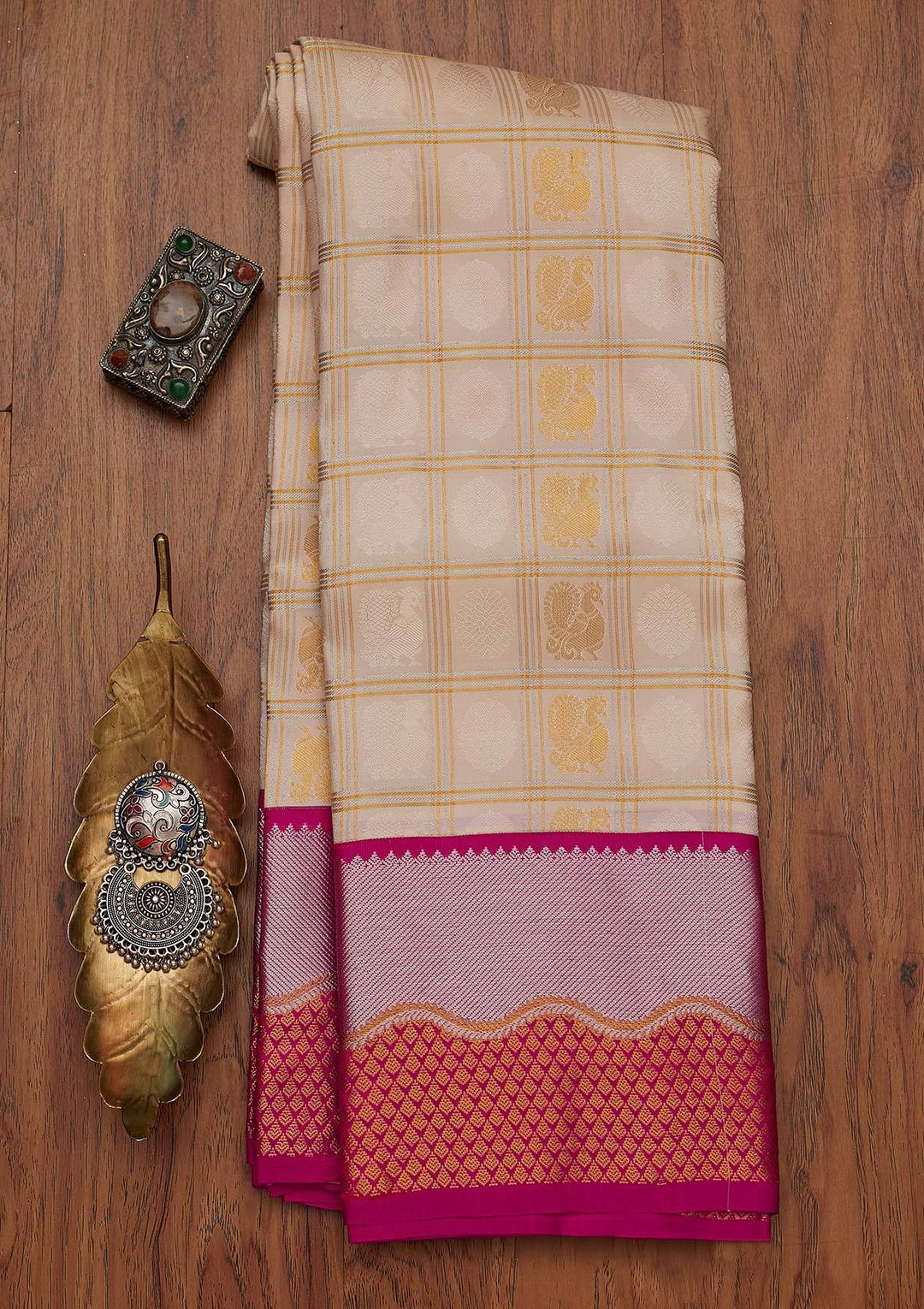 Off White Zariwork Pure Silk Designer Saree - koskii