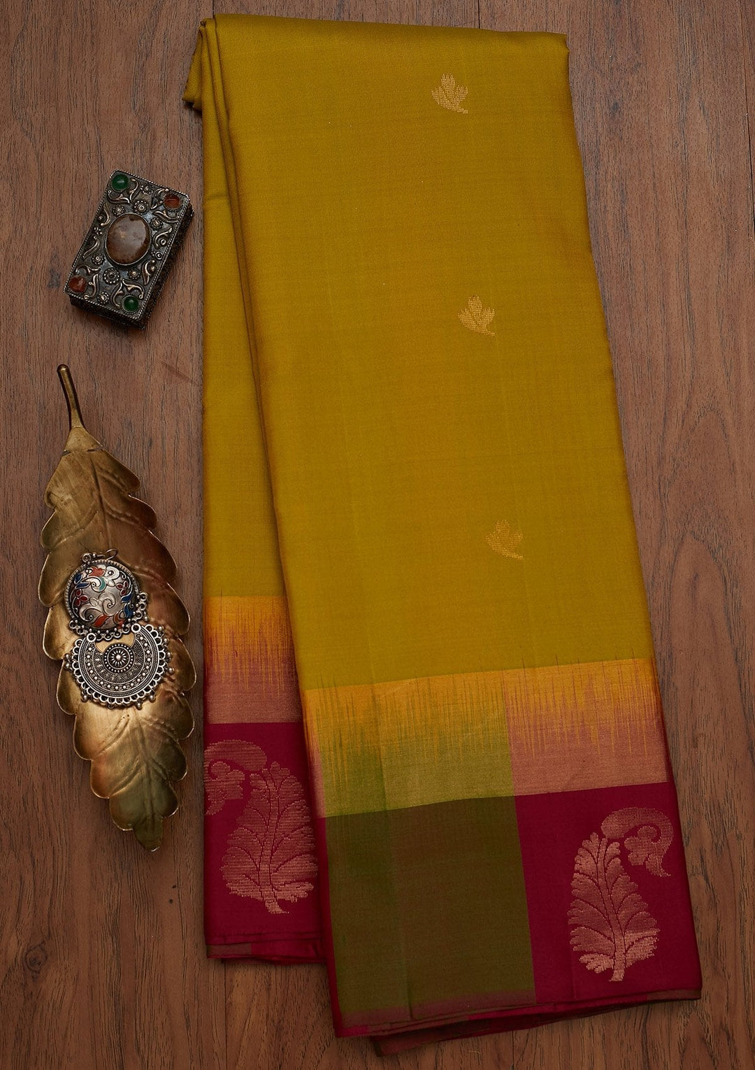 Parrot Green Zariwork Pure Silk Designer Saree - koskii