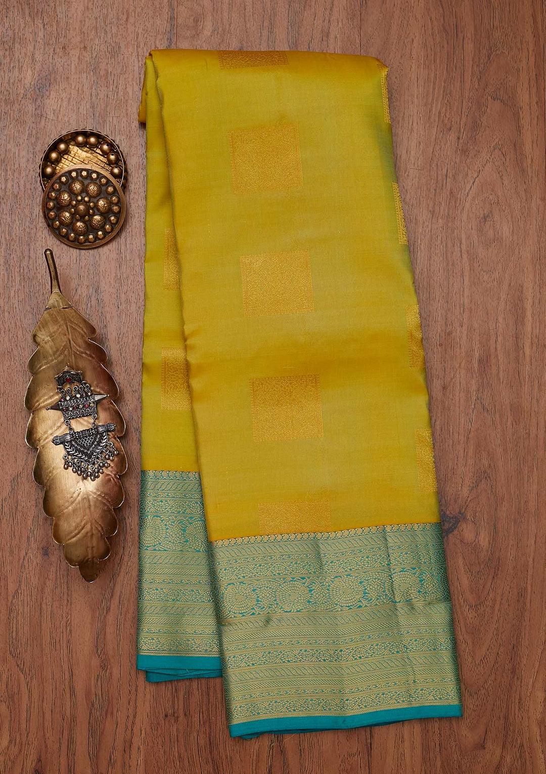 Parrot Green Zariwork Pure Silk Designer Unstitched Saree - Koskii