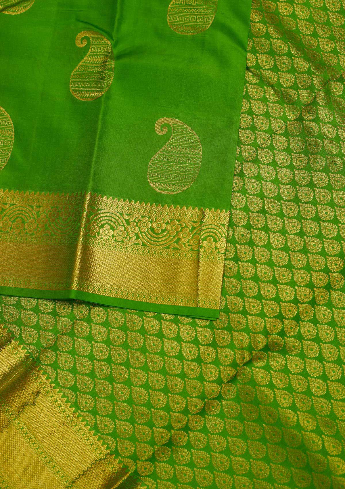 Parrot Green Zariwork Pure Silk Designer Saree - Koskii