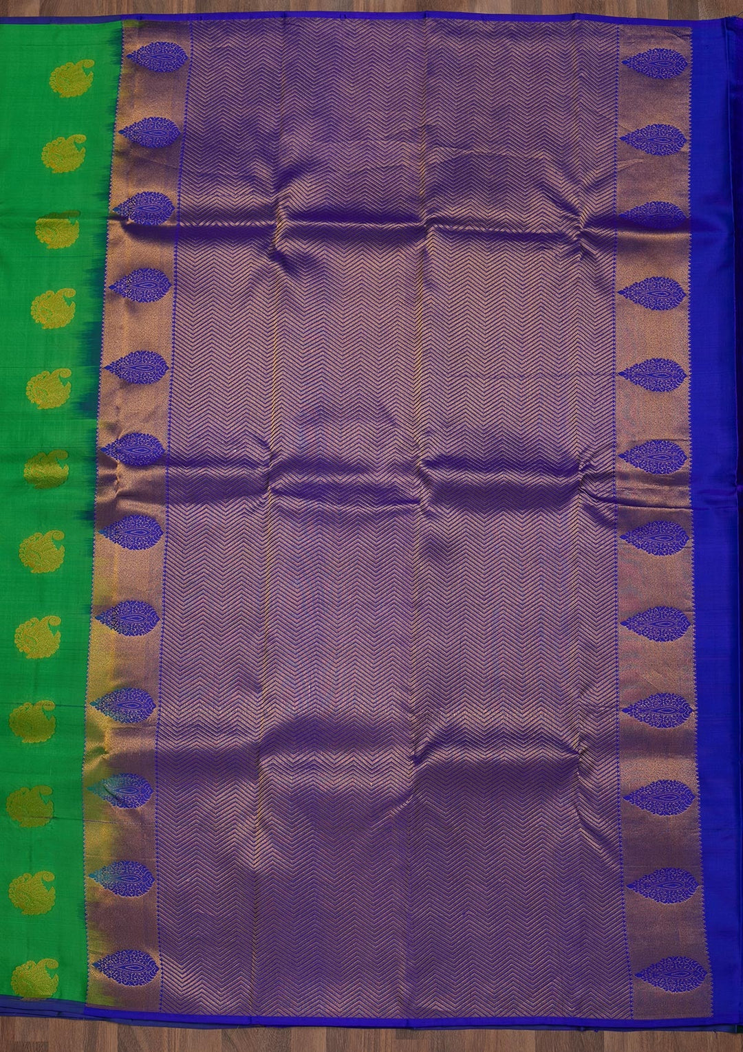 Parrot Green Zariwork Pure Silk Saree-Koskii
