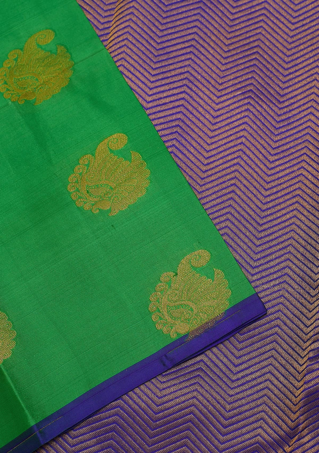 Parrot Green Zariwork Pure Silk Saree-Koskii