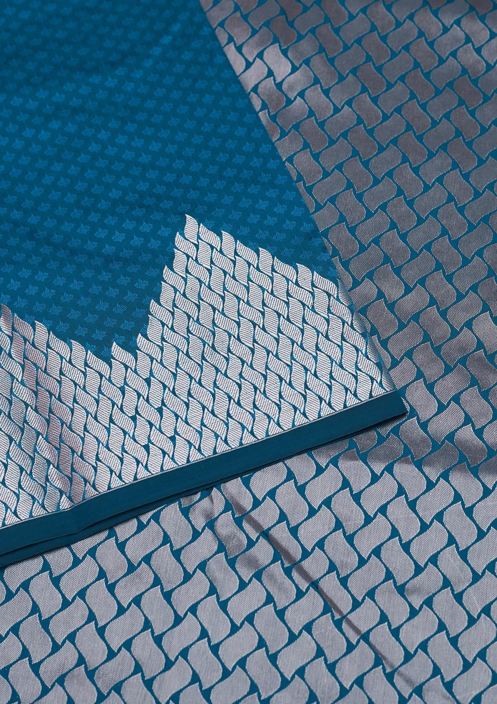 Peacock Blue Zariwork Banarasi Saree - Koskii