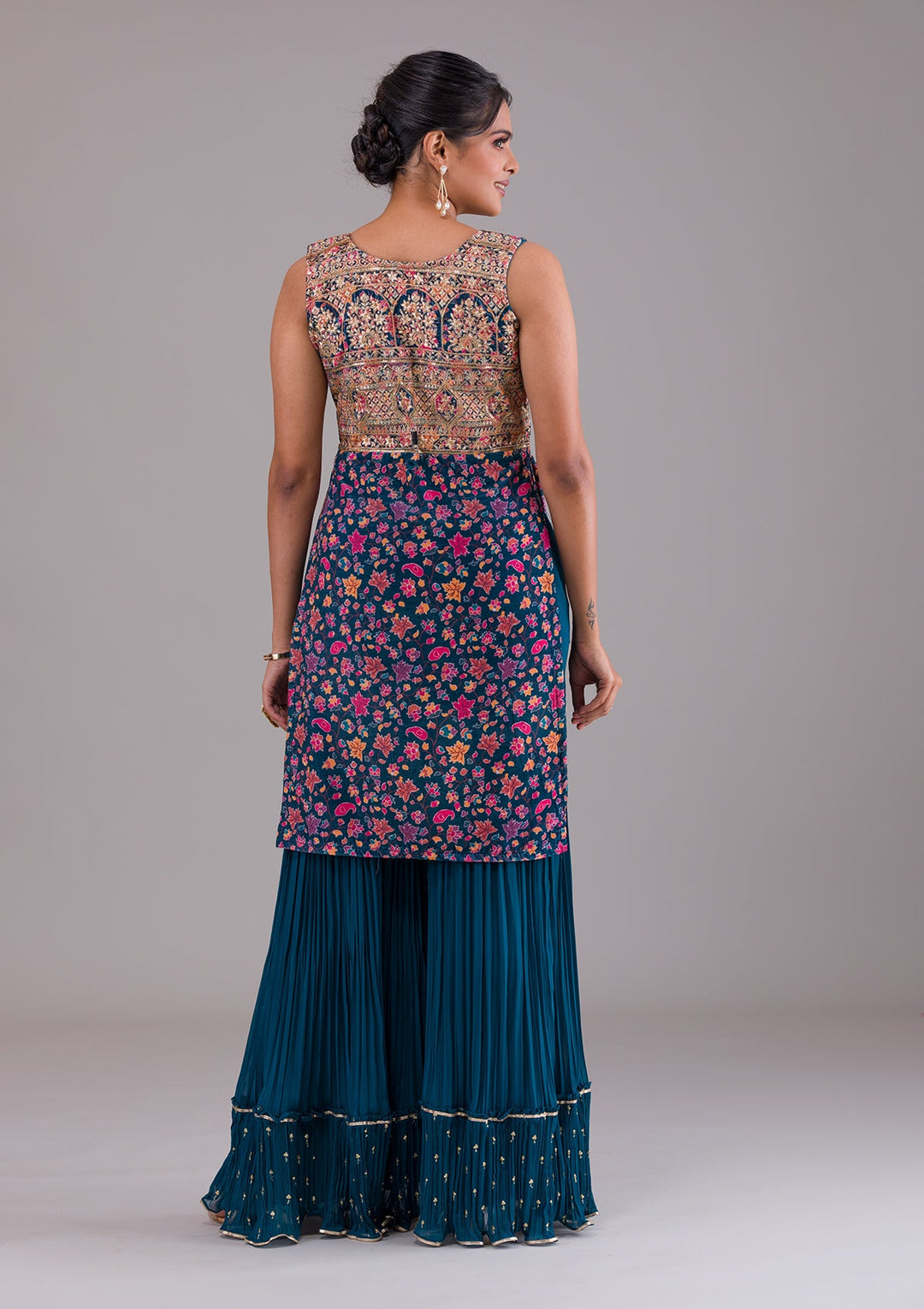 Peacock Blue Zariwork Velvet Salwar_RM-Koskii